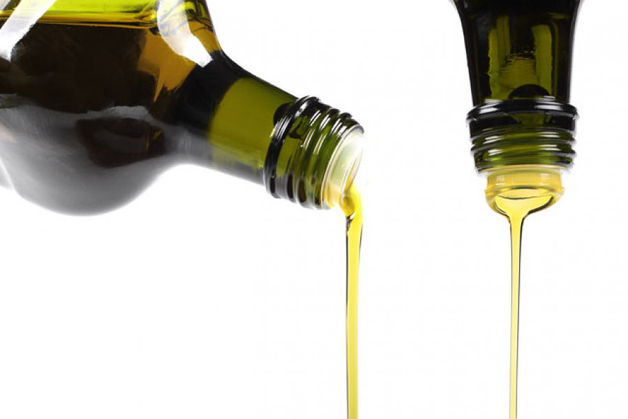 Aceitesenvasados123rf 4143