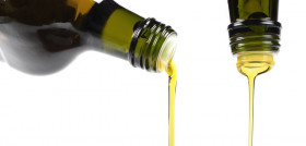 Aceitebotellas123rf 4008