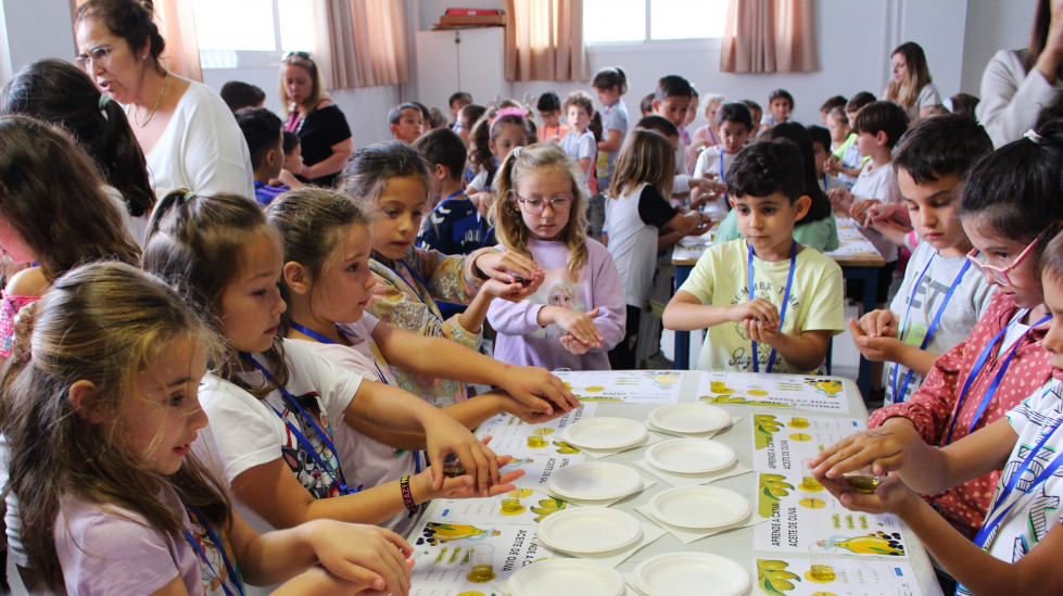 Escolares taller aceite Andaluces Compartiendo fjrg oleo060723