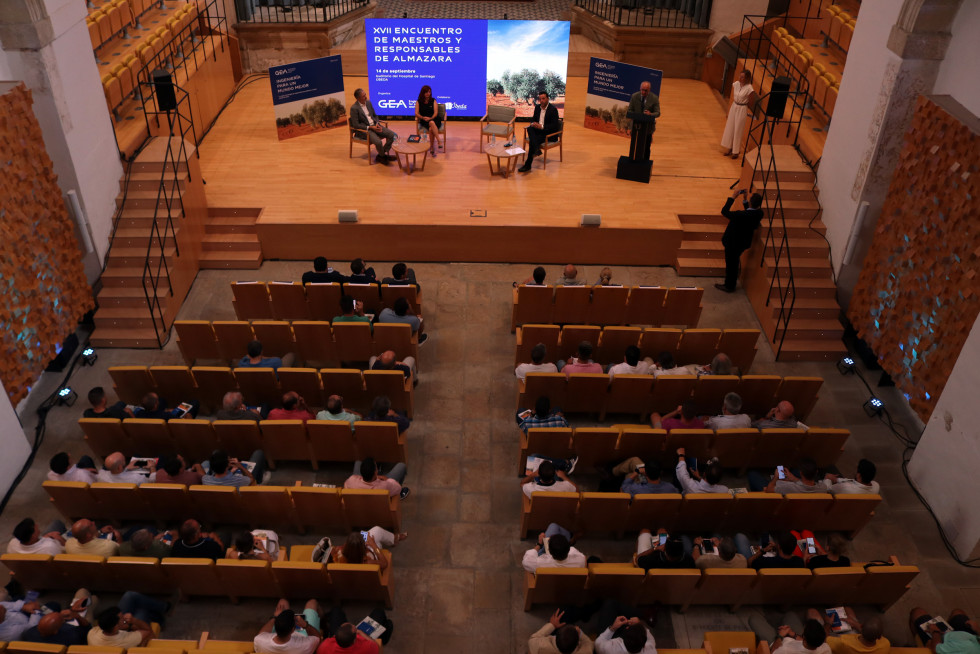 Publico asistente Encuentro GEA 2023 oleo200624