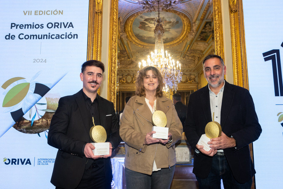 VII Premios ORIVA de Comunicacion oriva premiados oleo1200225