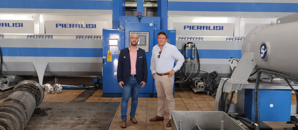 Rodrigo Jaen y Javier Gámez en las instalaciones de San Isidro de Loxa en Loja oleo240625