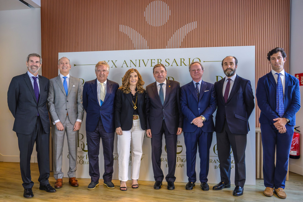 Asociados de GPO y Ministro Luis Planas oleo270625