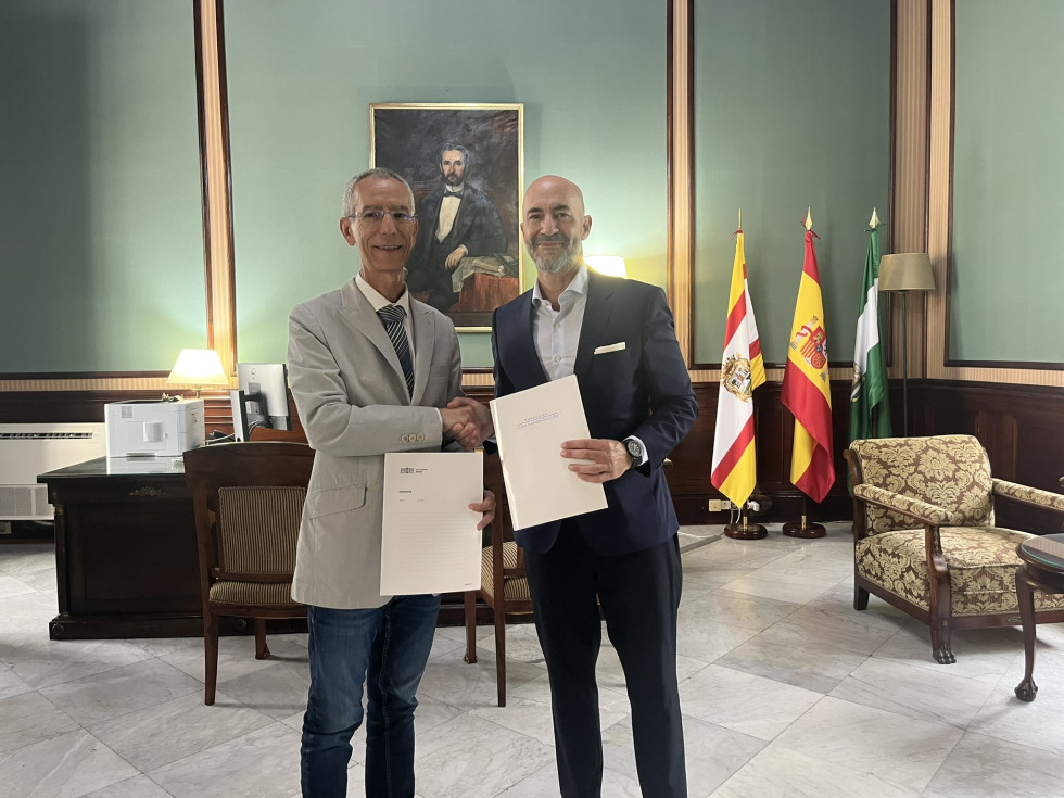 Acuerdo FJRG y Ayto Utrera  oleo210725